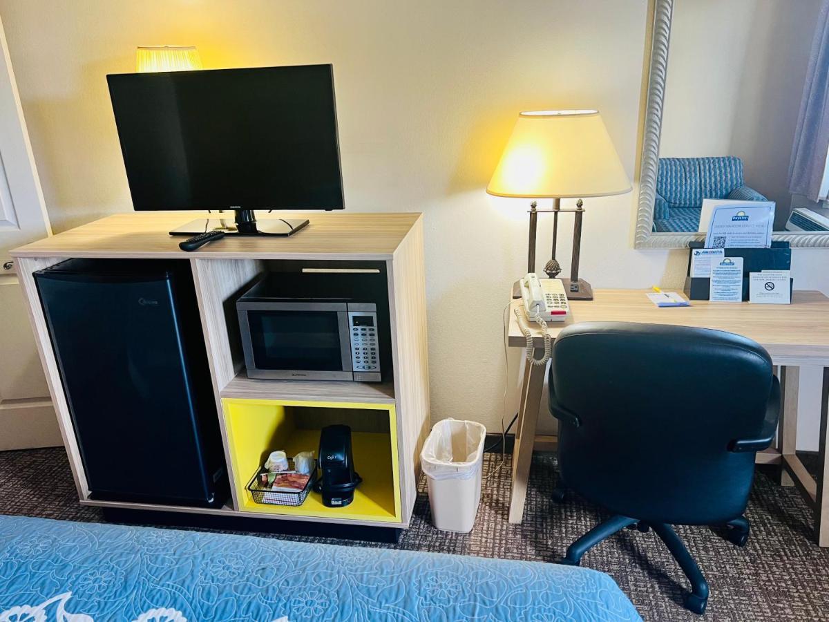 Days Inn By Wyndham Φορτ Γουέιν Εξωτερικό φωτογραφία