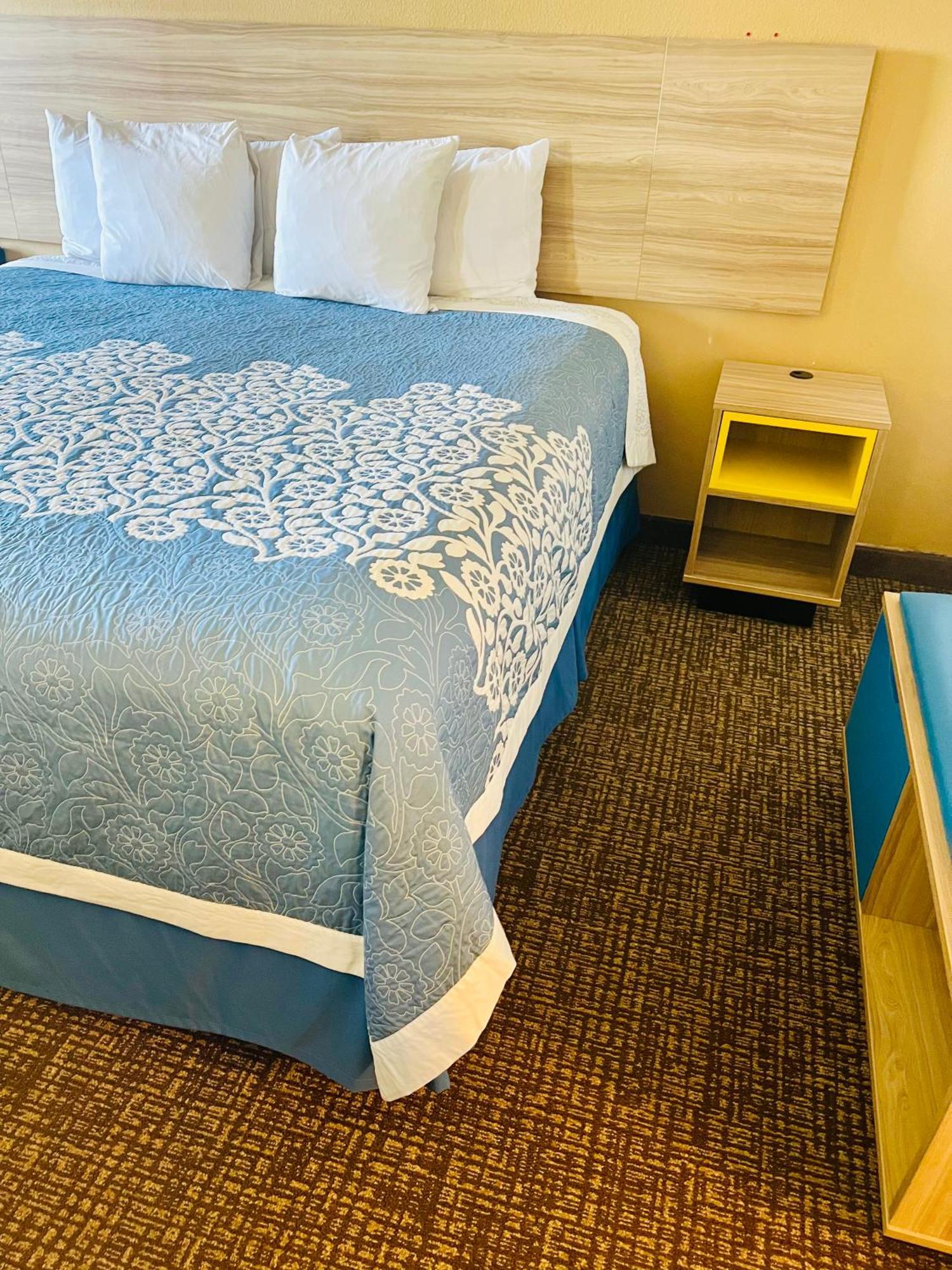 Days Inn By Wyndham Φορτ Γουέιν Εξωτερικό φωτογραφία